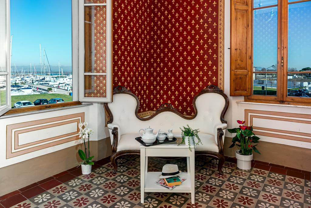 Villino Ermione Hotel มารินาดิปิซา ภายนอก รูปภาพ