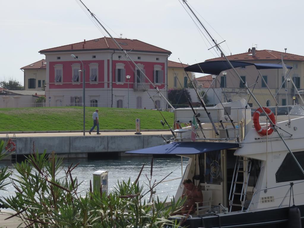 Villino Ermione Hotel มารินาดิปิซา ภายนอก รูปภาพ