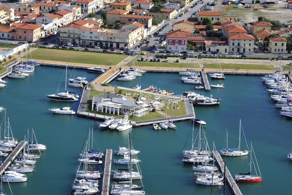 Villino Ermione Hotel มารินาดิปิซา ภายนอก รูปภาพ