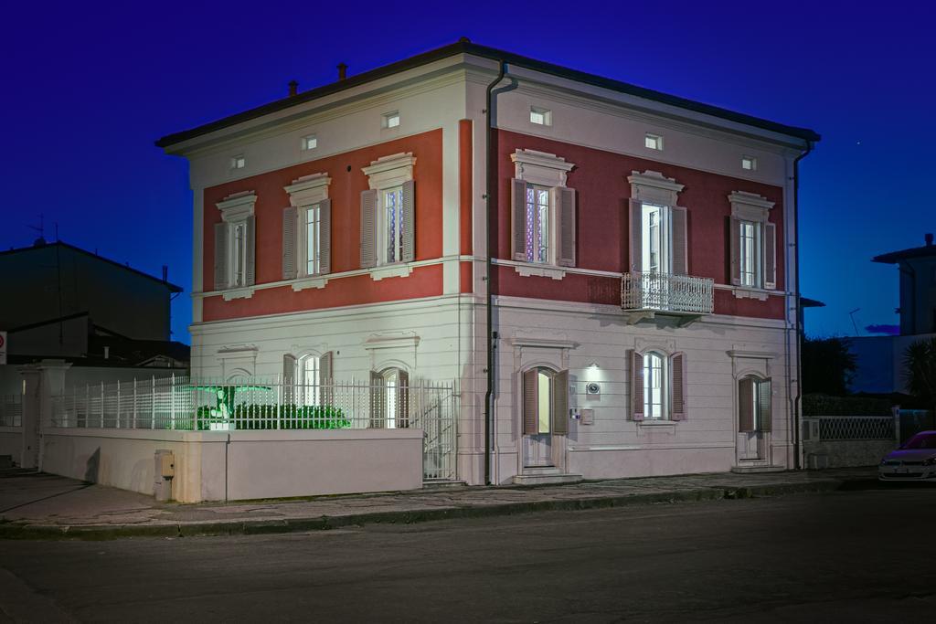 Villino Ermione Hotel มารินาดิปิซา ภายนอก รูปภาพ