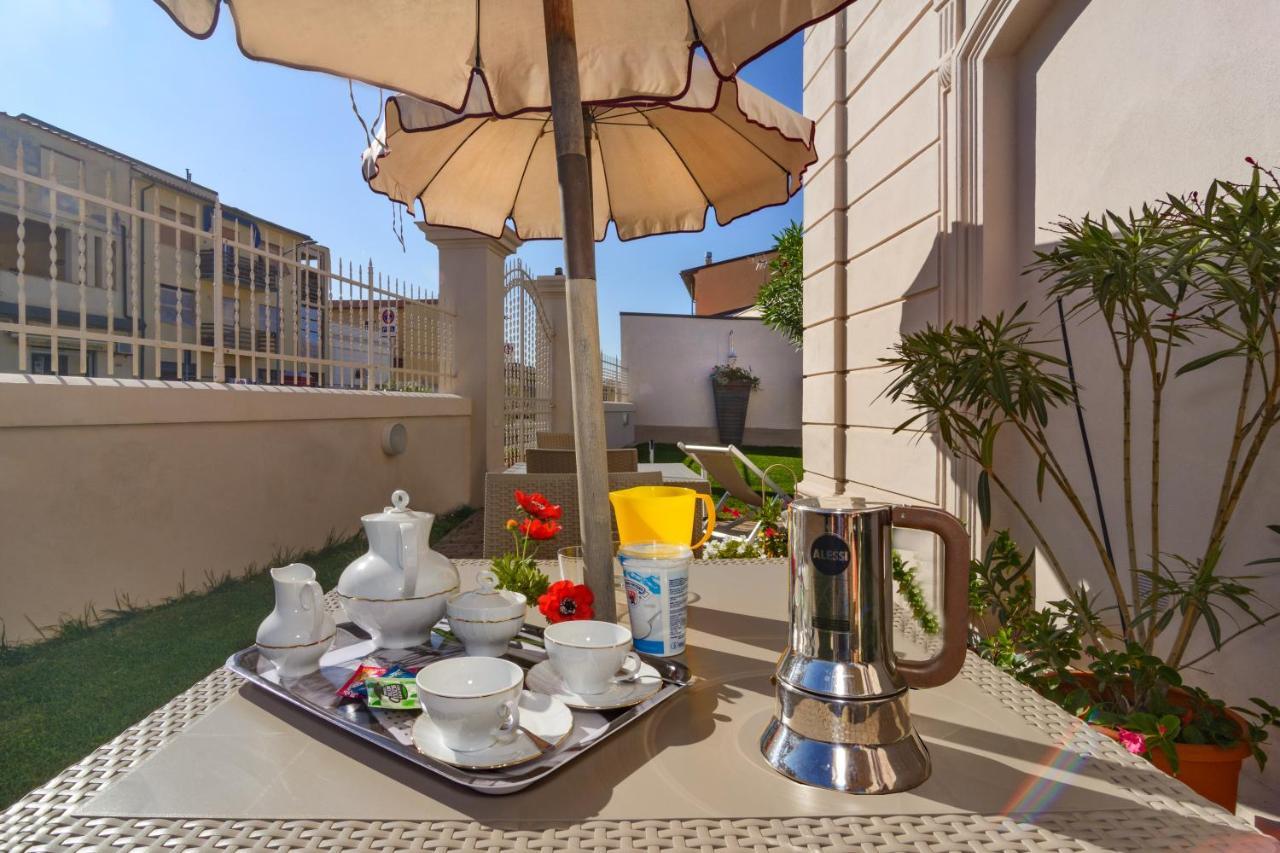 Villino Ermione Hotel มารินาดิปิซา ภายนอก รูปภาพ