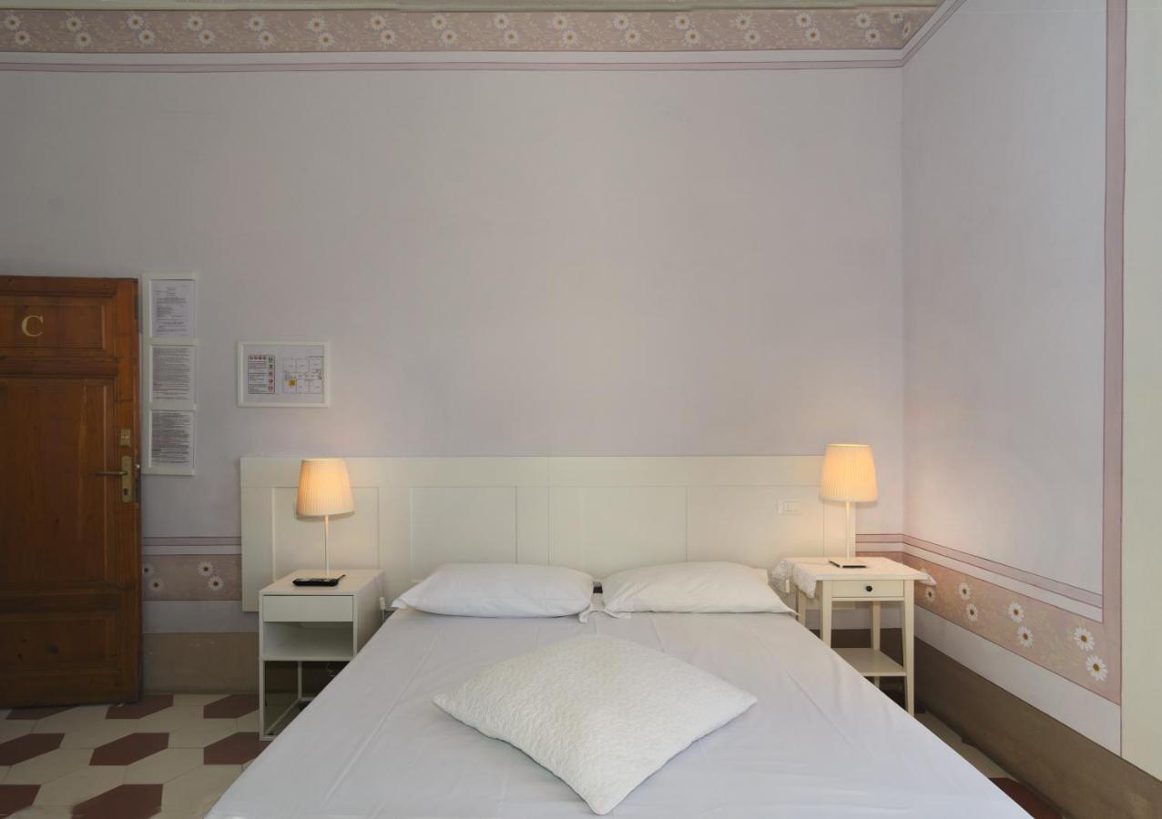 Villino Ermione Hotel มารินาดิปิซา ภายนอก รูปภาพ
