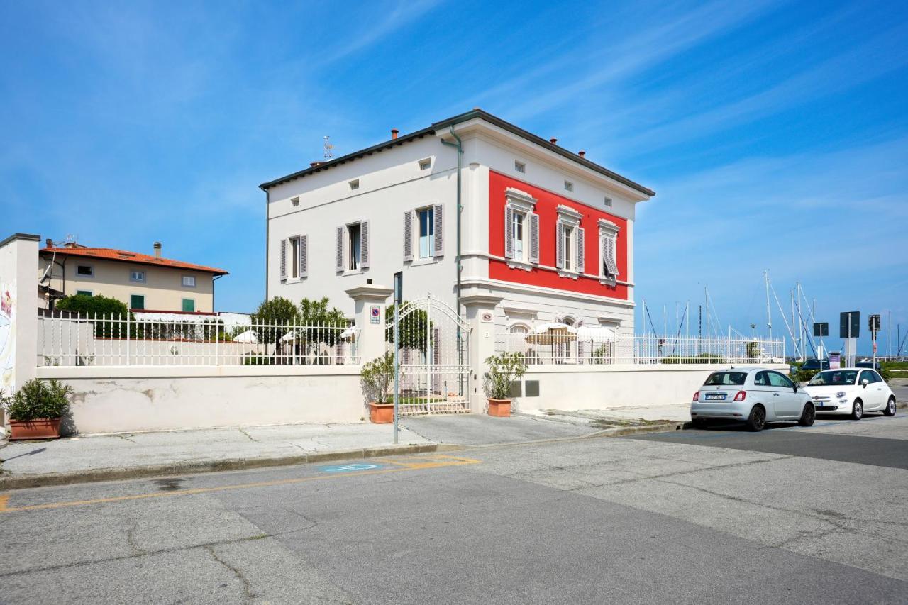 Villino Ermione Hotel มารินาดิปิซา ภายนอก รูปภาพ