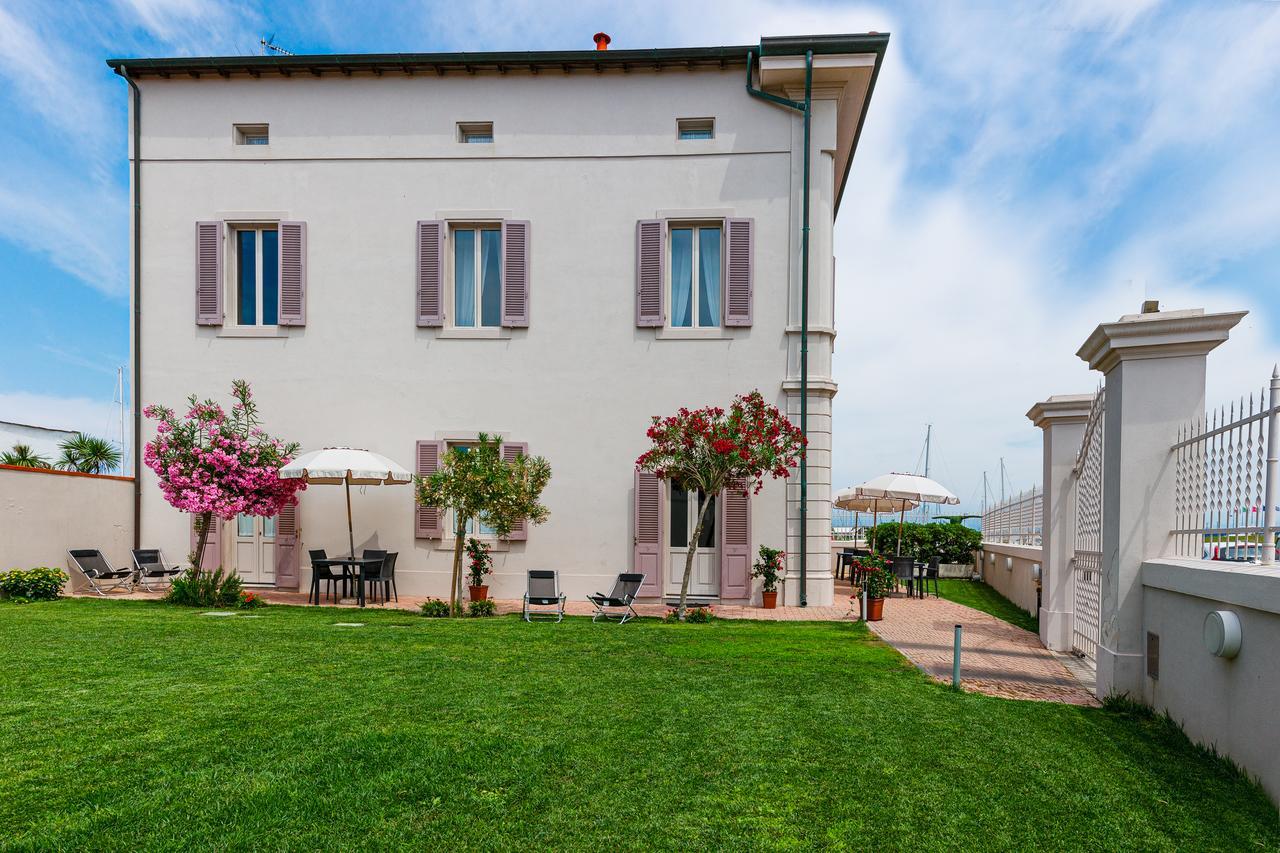 Villino Ermione Hotel มารินาดิปิซา ภายนอก รูปภาพ